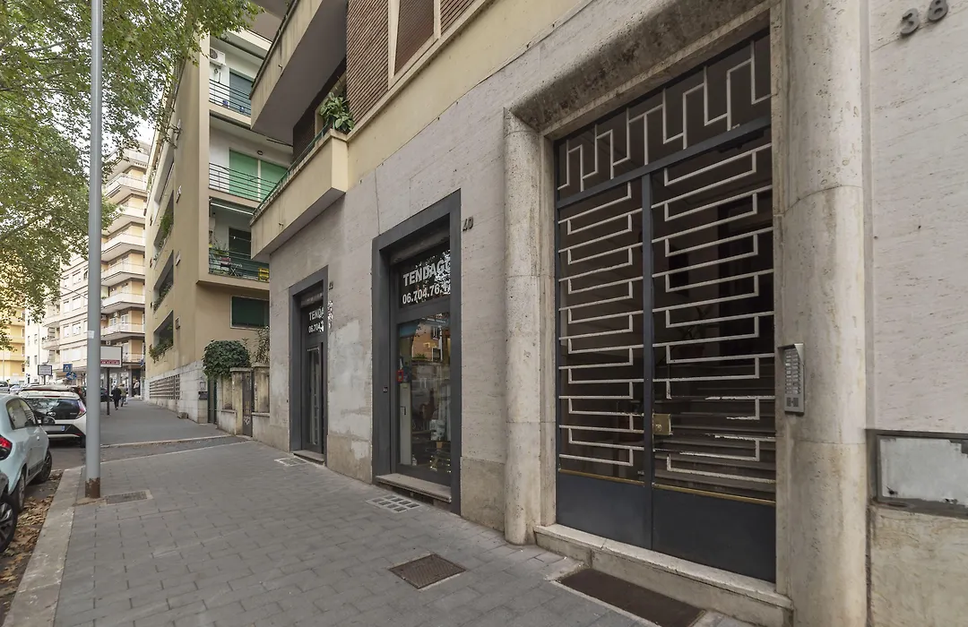 Piazza Re di Roma Apartment-1